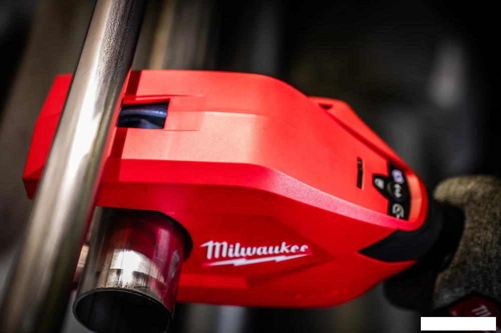 Труборез Milwaukee M12 PCSS54-0 4933498374 (без АКБ)