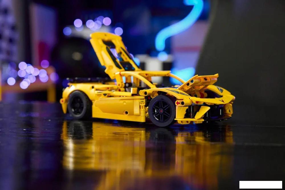 Конструктор LEGO Technic 42205 Chevrolet Corvette