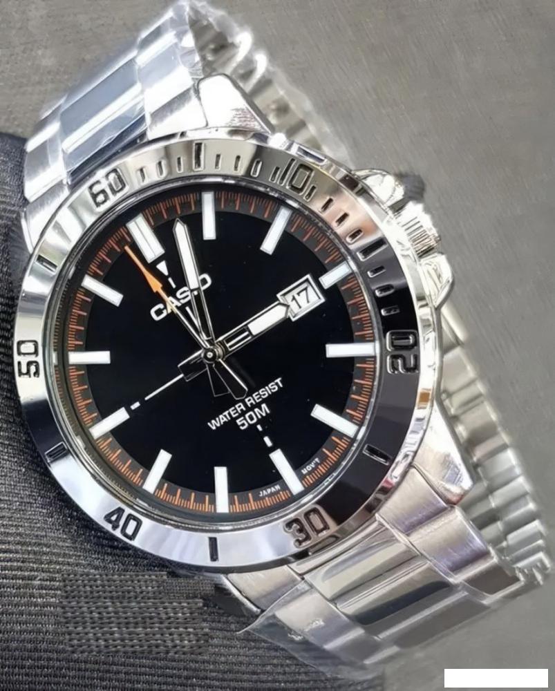 Наручные часы Casio MTP-VD01D-1E2