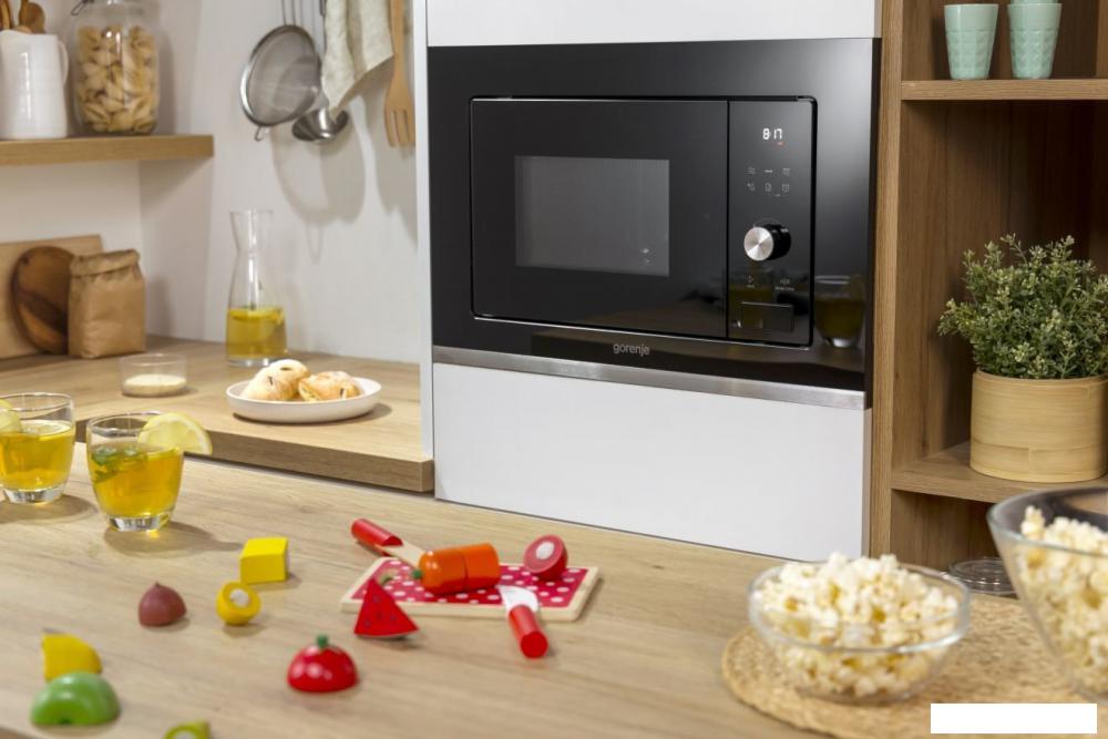 Микроволновая печь Gorenje BM201AG1X