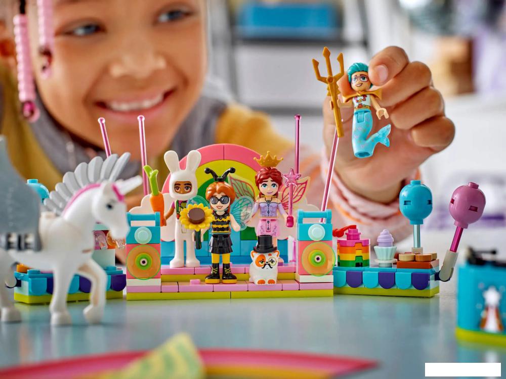 Конструктор LEGO Friends Костюмированная вечеринка с единорогом и феей 42661
