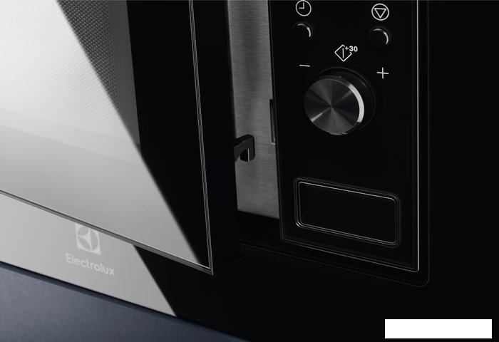Микроволновая печь Electrolux LMS2203EMX