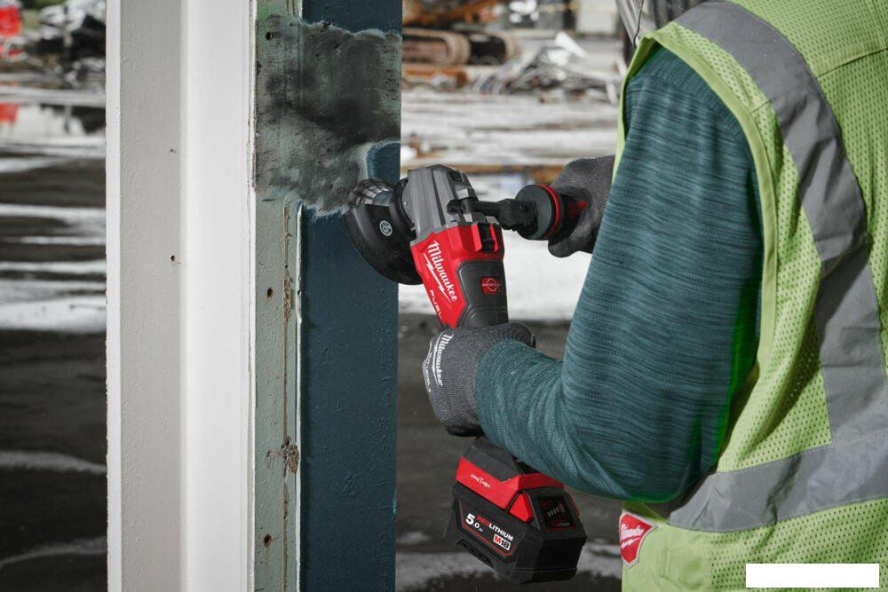 Угловая шлифмашина Milwaukee M18 Fuel One-Key M18FSAGSVO125X-0X 4933493552 (без АКБ, кейс)