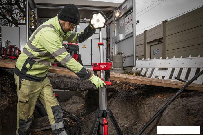 Уличный прожектор Milwaukee M18 SAL2-502B 4933492903