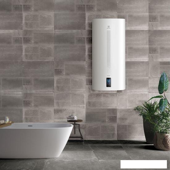 Накопительный электрический водонагреватель Electrolux EWH 100 SmartInverter