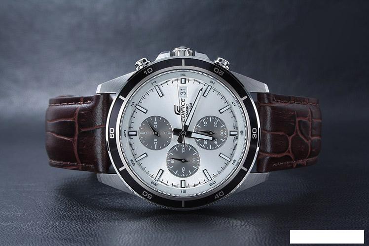 Наручные часы Casio EFR-526L-7A