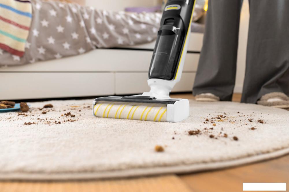 Вертикальный моющий пылесос Karcher FCV 4 Natural N 1.056-133.0