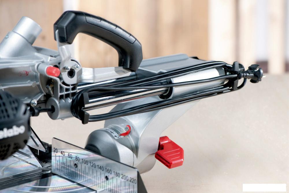 Торцовочная пила Metabo KGS 216 M 619260000