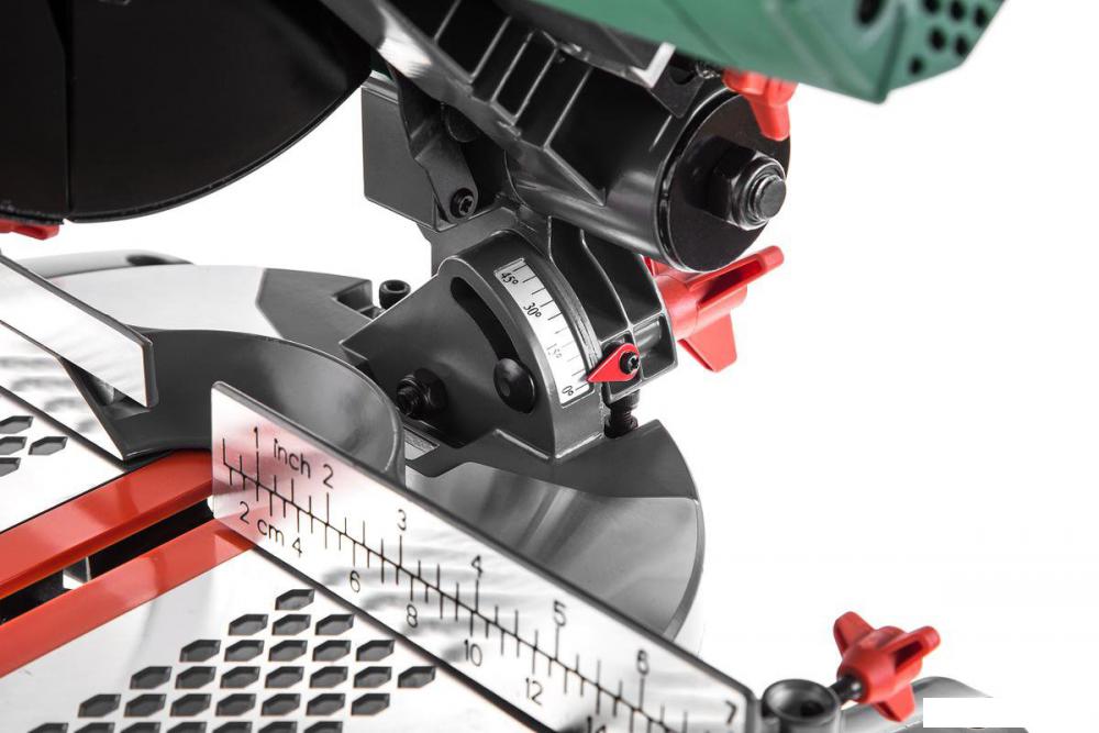 Торцовочная пила Hammer STL1200/210C