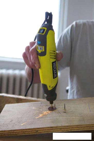 Гравер Ryobi EHT150V