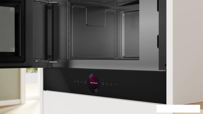 Микроволновая печь Bosch Serie 8 BFL9221B1