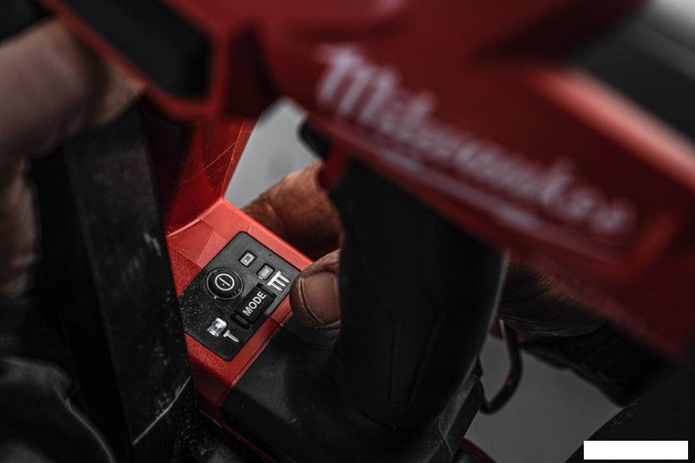 Milwaukee M18 FN16GA-0X Fuel 4933478094 (без АКБ, кейс)