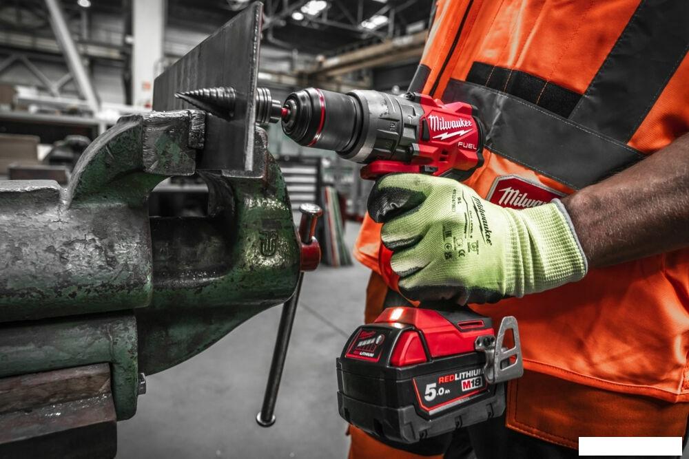 Ударная дрель-шуруповерт Milwaukee M18 FUEL M18FPD3-0 4933498060 (без АКБ)