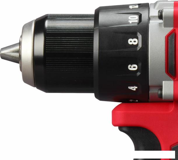 Дрель-шуруповерт Milwaukee M18 M18BLDDRC-502C 4933492835 (с 2-мя АКБ 5 Ач, кейс)