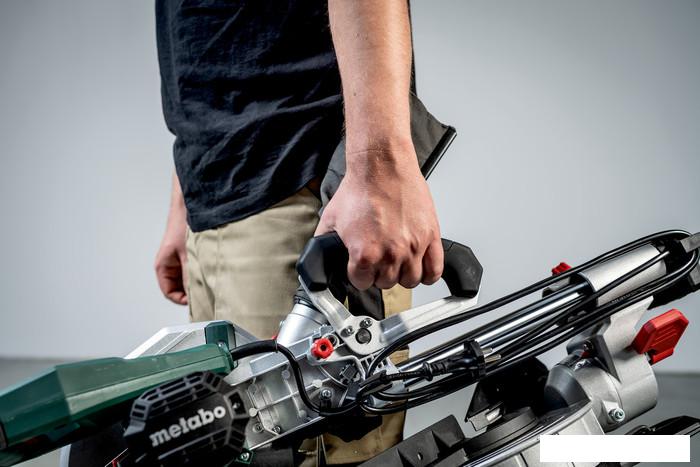 Торцовочная пила Metabo KGS 305 M 613305000