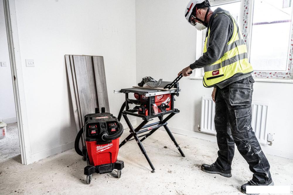 Пылесос Milwaukee M18 F2VC23L (без АКБ)