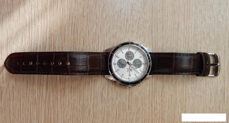 Наручные часы Casio EFR-526L-7A