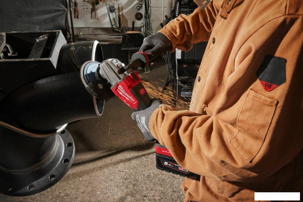 Угловая шлифмашина Milwaukee M18 Fuel One-Key M18FSAGSVO125X-502X 4933493553 (с 2-мя АКБ 5 Ач, кейс)