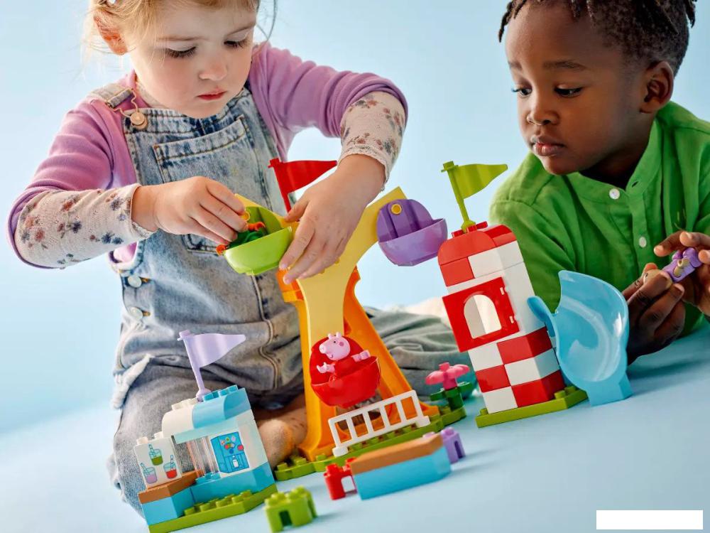 Конструктор LEGO Duplo Ярмарка Пеппы 10453