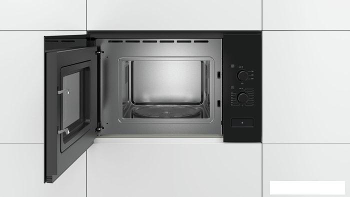 Микроволновая печь Bosch BFL520MB0