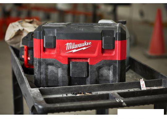 Пылесос Milwaukee M18 VC2-0