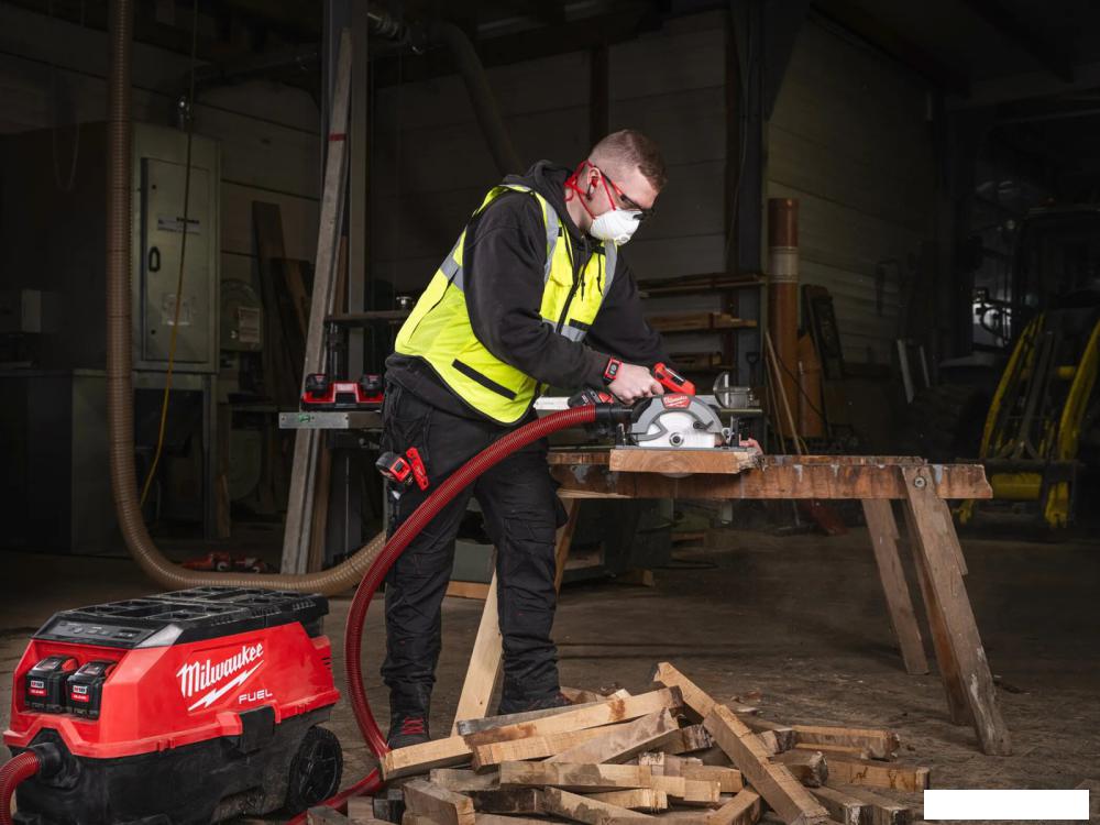 Дисковая (циркулярная) пила Milwaukee M18FCS66GR3-0 4933493491 (без АКБ)