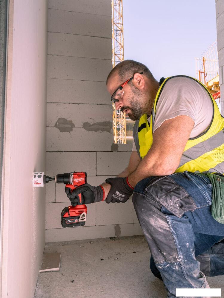 Дрель-шуруповерт Milwaukee M18 M18BLDDRC-502C 4933492835 (с 2-мя АКБ 5 Ач, кейс)