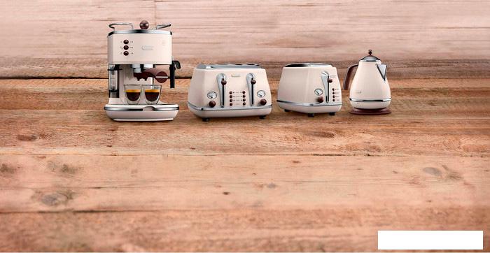Электрический чайник DeLonghi KBOV 2001.BG
