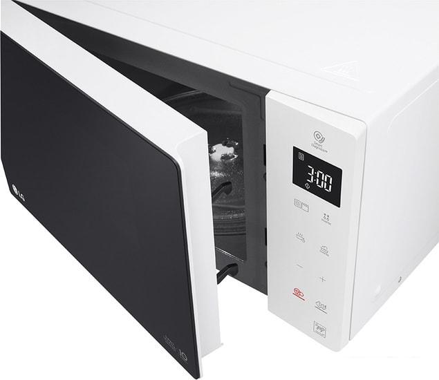 Микроволновая печь LG MH63M38GISW