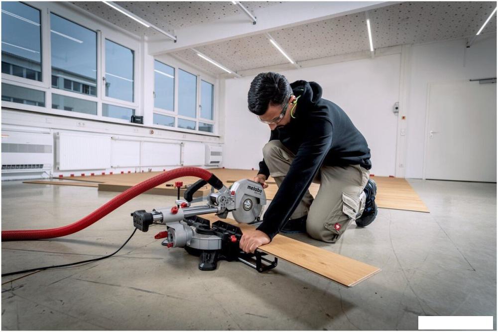 Торцовочная пила Metabo KGS 216 M Set 613216900