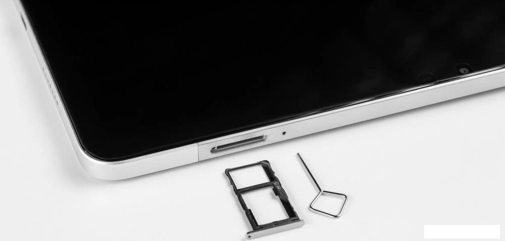 Планшет Horizont H-Tab 1+ 8GB/128GB LTE (серебристый)