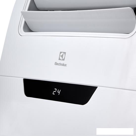 Мобильный кондиционер Electrolux Manhattan EACM-09 FM/N3