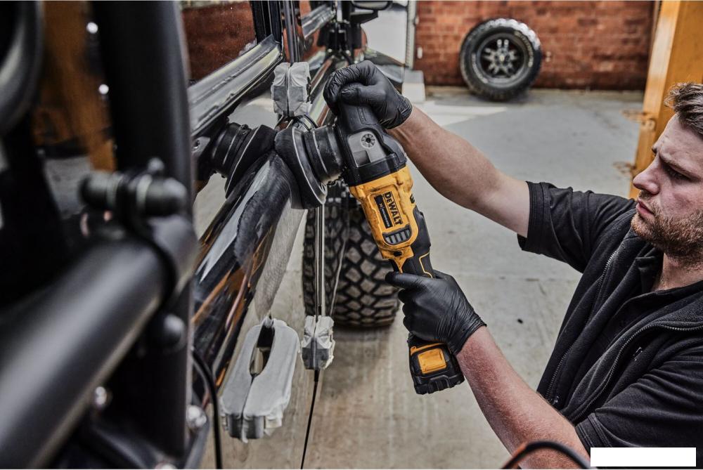 Полировальная машина DeWalt DCM848N (без АКБ)