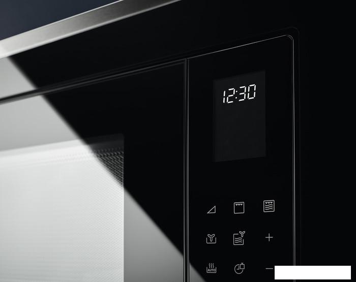 Микроволновая печь Electrolux LMS4253TMX