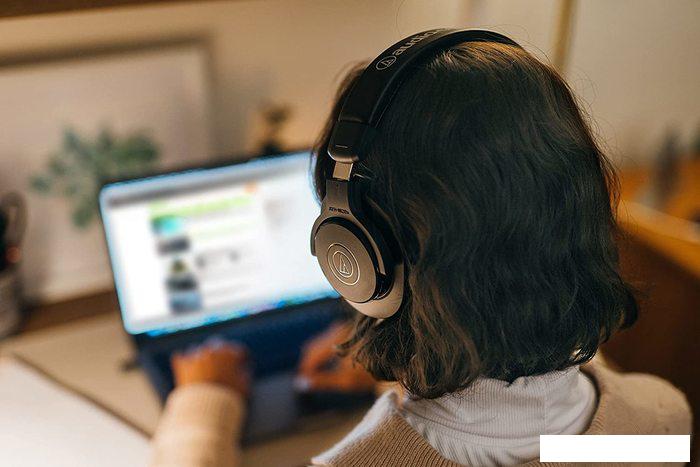 Наушники Audio-Technica ATH-M20xBT (черный)