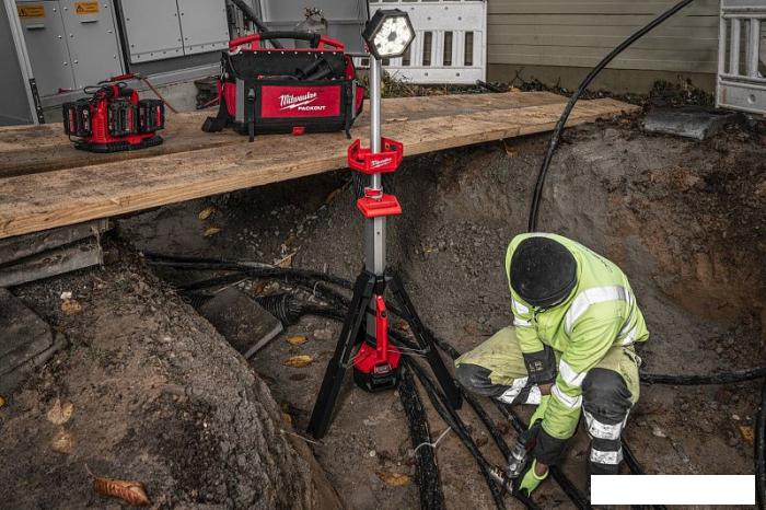 Уличный прожектор Milwaukee M18 SAL2-502B 4933492903