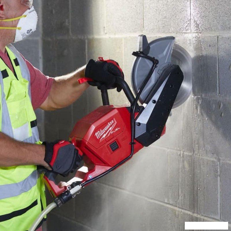 Штроборез Milwaukee M18COS230-0 4933471696 (без АКБ)