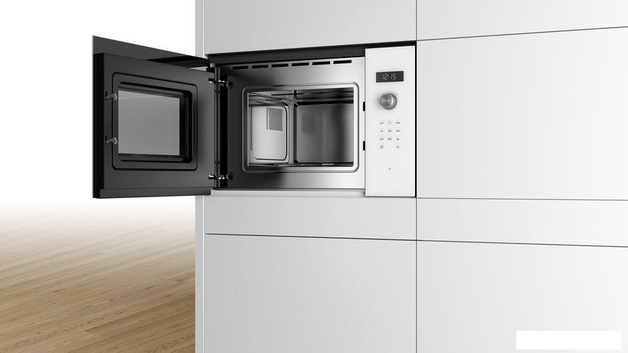 Микроволновая печь Bosch BFL524MW0
