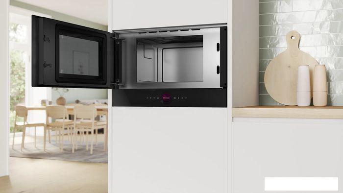 Микроволновые печи Bosch Serie 8 BFL7221B1