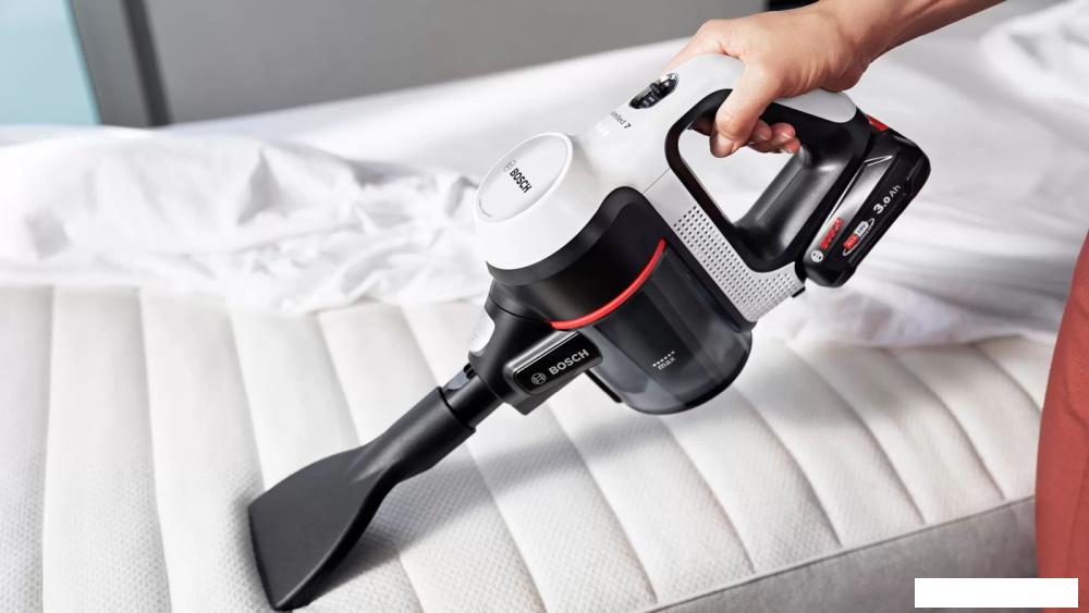 Пылесос Bosch Unlimited 7 BBS711W