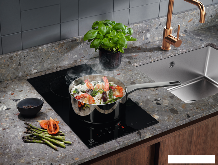 Варочная панель Electrolux Serie 300 Domino LIT30231C