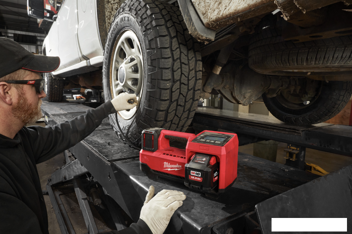 Компрессор Milwaukee M18 BI-0 4933478706 (без АКБ)