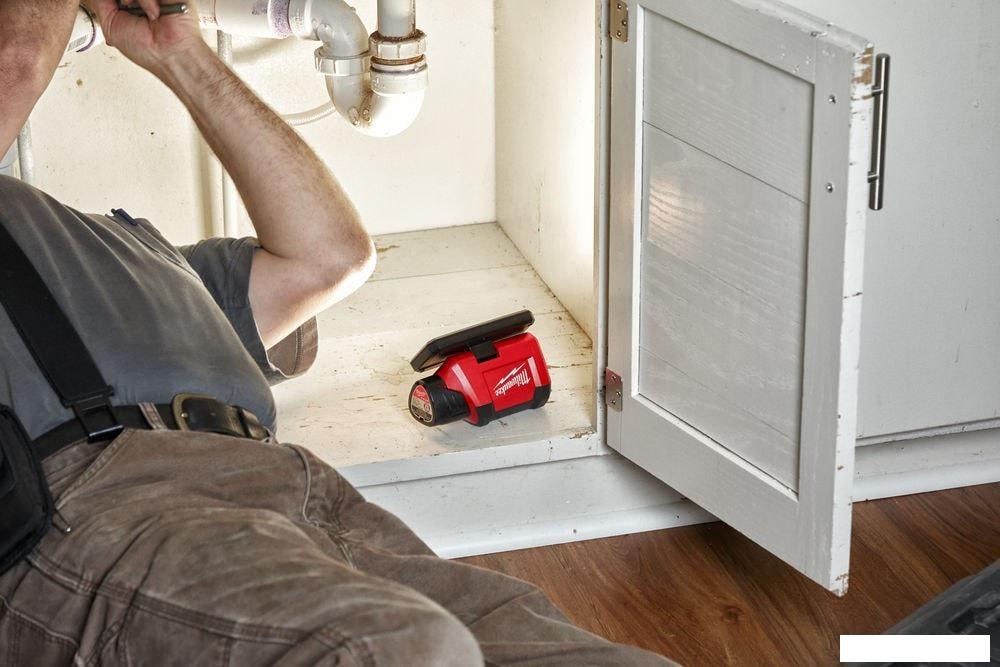 Фонарь Milwaukee M12 PAL-0 4933478226 (без АКБ)