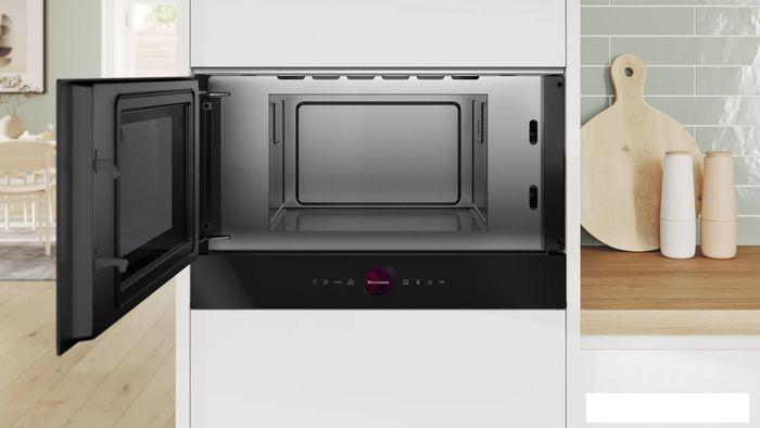 Микроволновые печи Bosch Serie 8 BFL7221B1