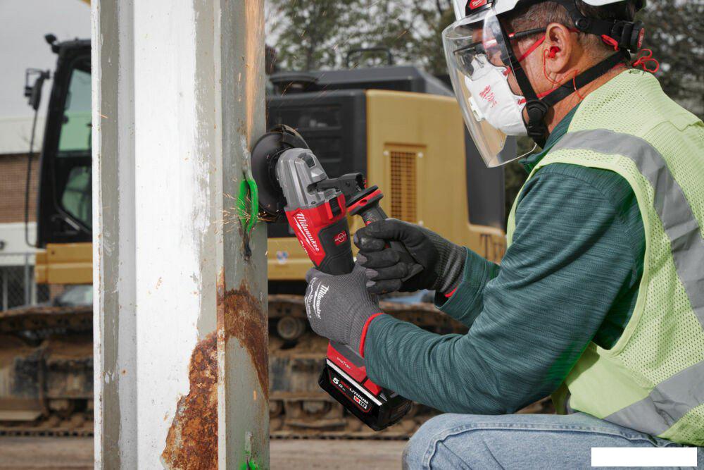 Угловая шлифмашина Milwaukee M18 Fuel One-Key M18FSAGSVO125X-0X 4933493552 (без АКБ, кейс)