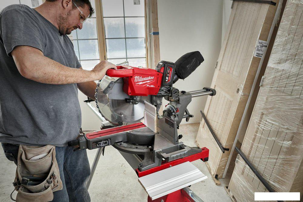 Торцовочная пила Milwaukee M18 FUEL M18FMS305-0 4933471205 (без АКБ)