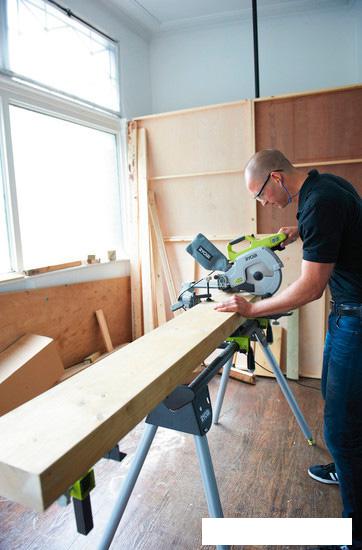 Торцовочная пила Ryobi EMS216L