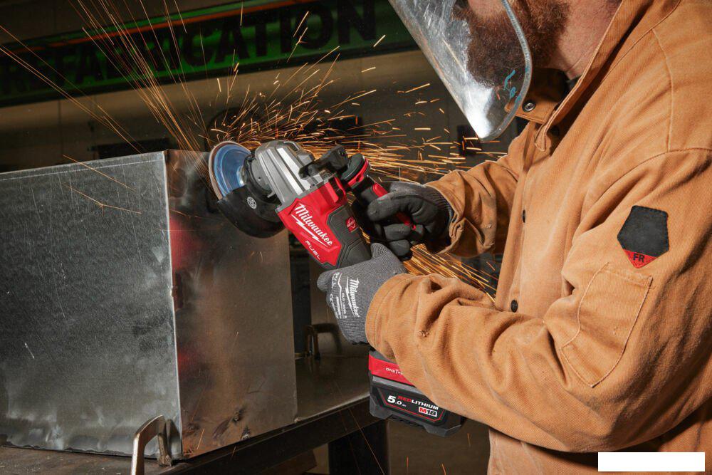 Угловая шлифмашина Milwaukee M18 Fuel One-Key M18FSAGSVO125X-0X 4933493552 (без АКБ, кейс)