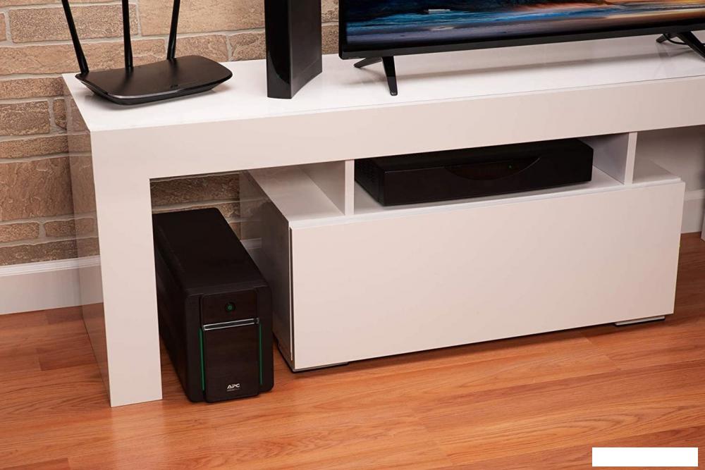 Источники бесперебойного питания APC Easy UPS BVX 900VA BVX900LI-GR