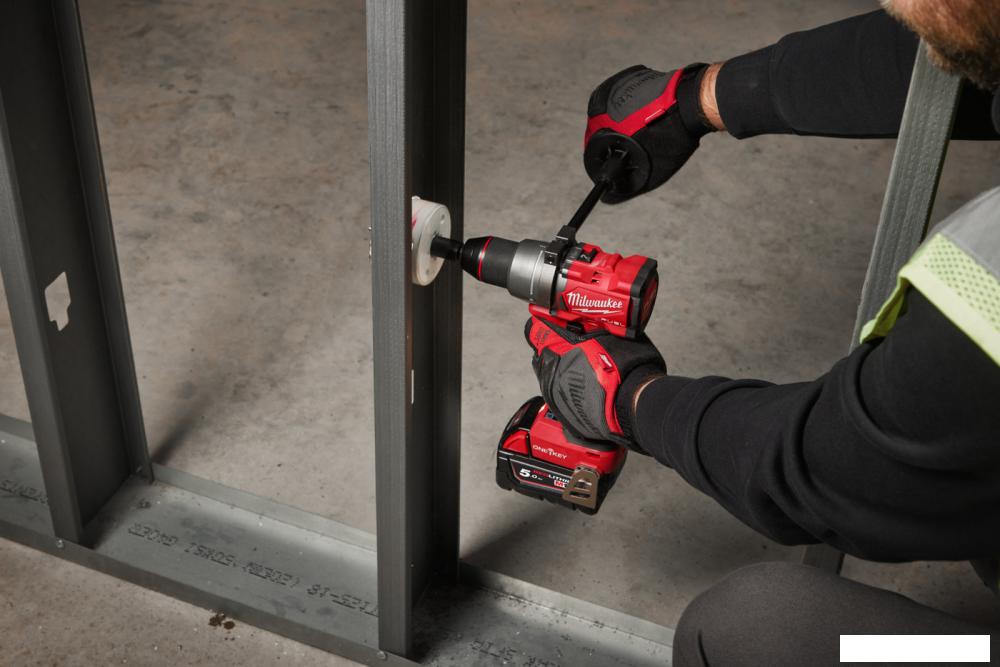 Ударная дрель-шуруповерт Milwaukee M18 ONEPD3-502X 4933492801 (с 2-мя АКБ, кейс)